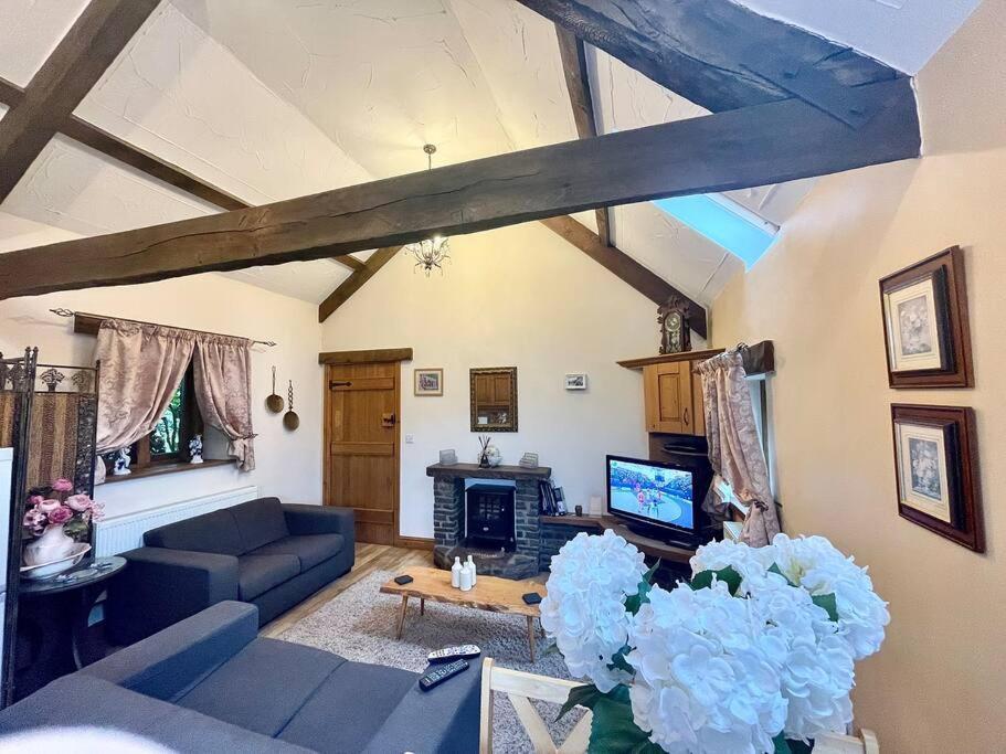 Stone Built Barn In A Beautiful Rural Setting Villa Llangwm-Isaf Ngoại thất bức ảnh